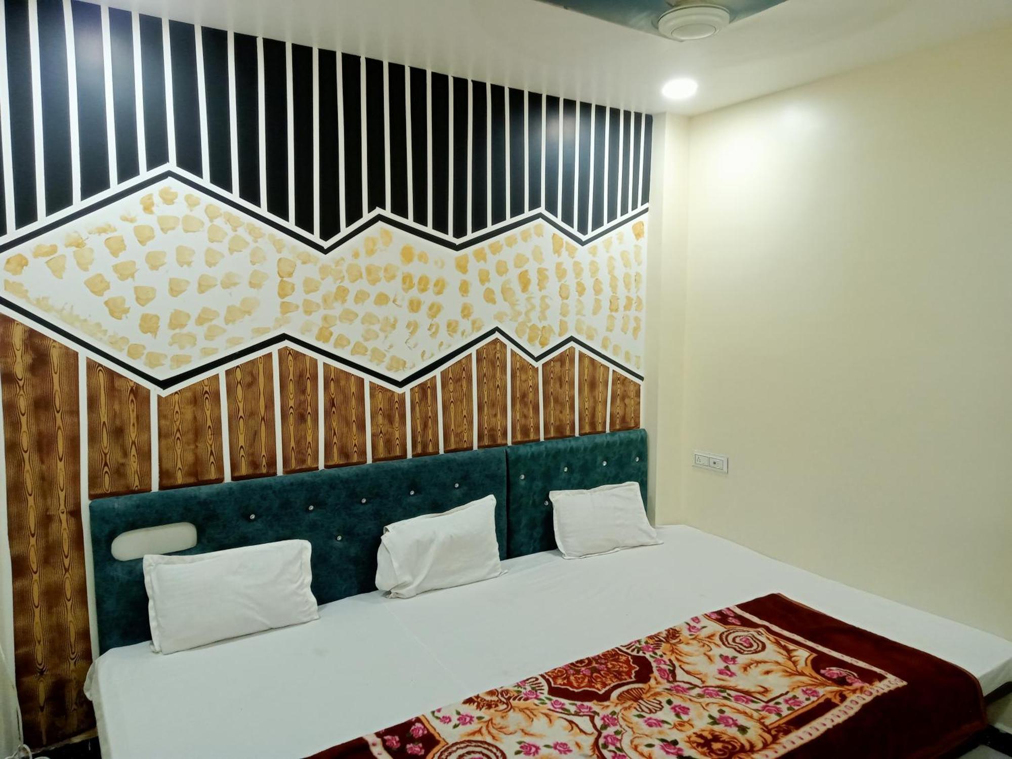 Hardik Palace Ujjain Ngoại thất bức ảnh