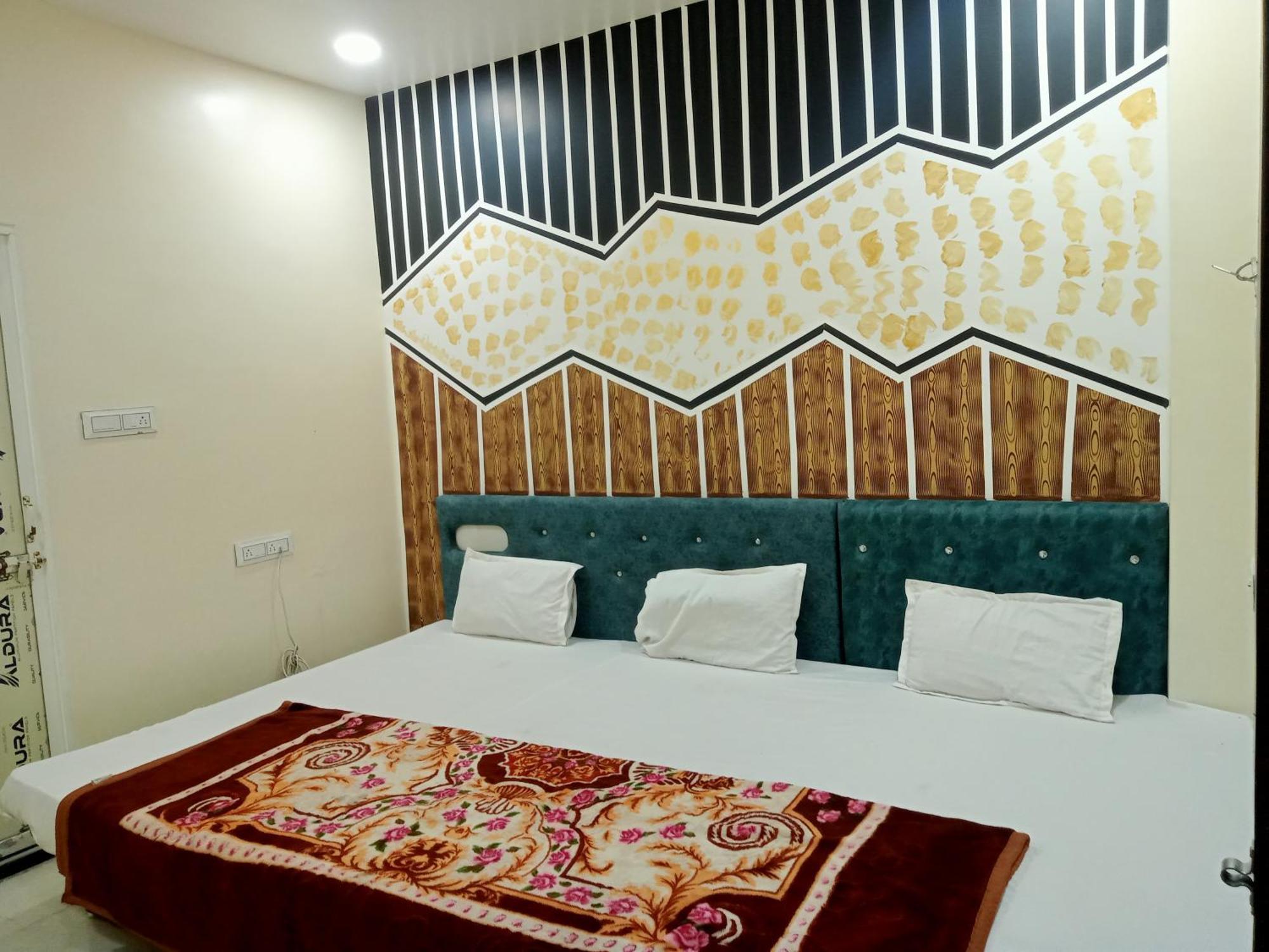 Hardik Palace Ujjain Ngoại thất bức ảnh