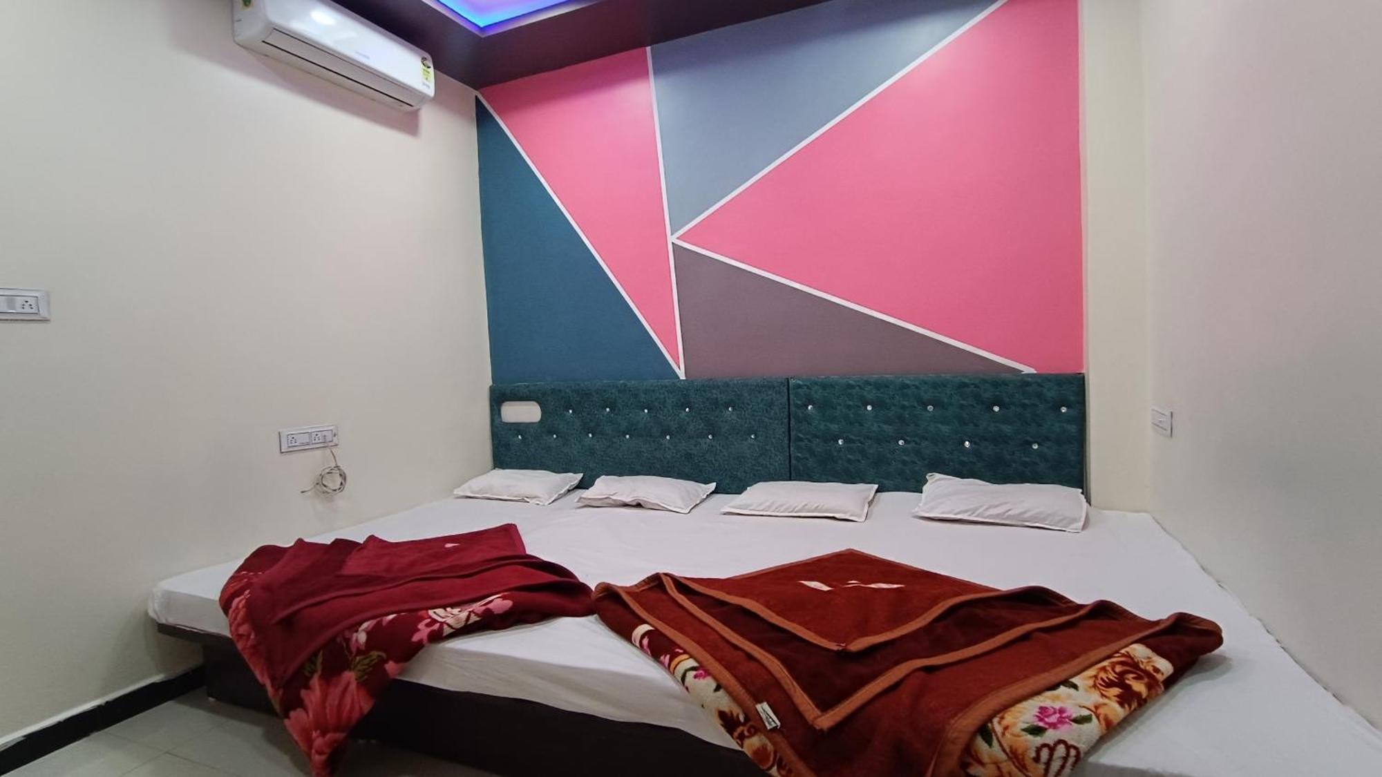 Hardik Palace Ujjain Ngoại thất bức ảnh