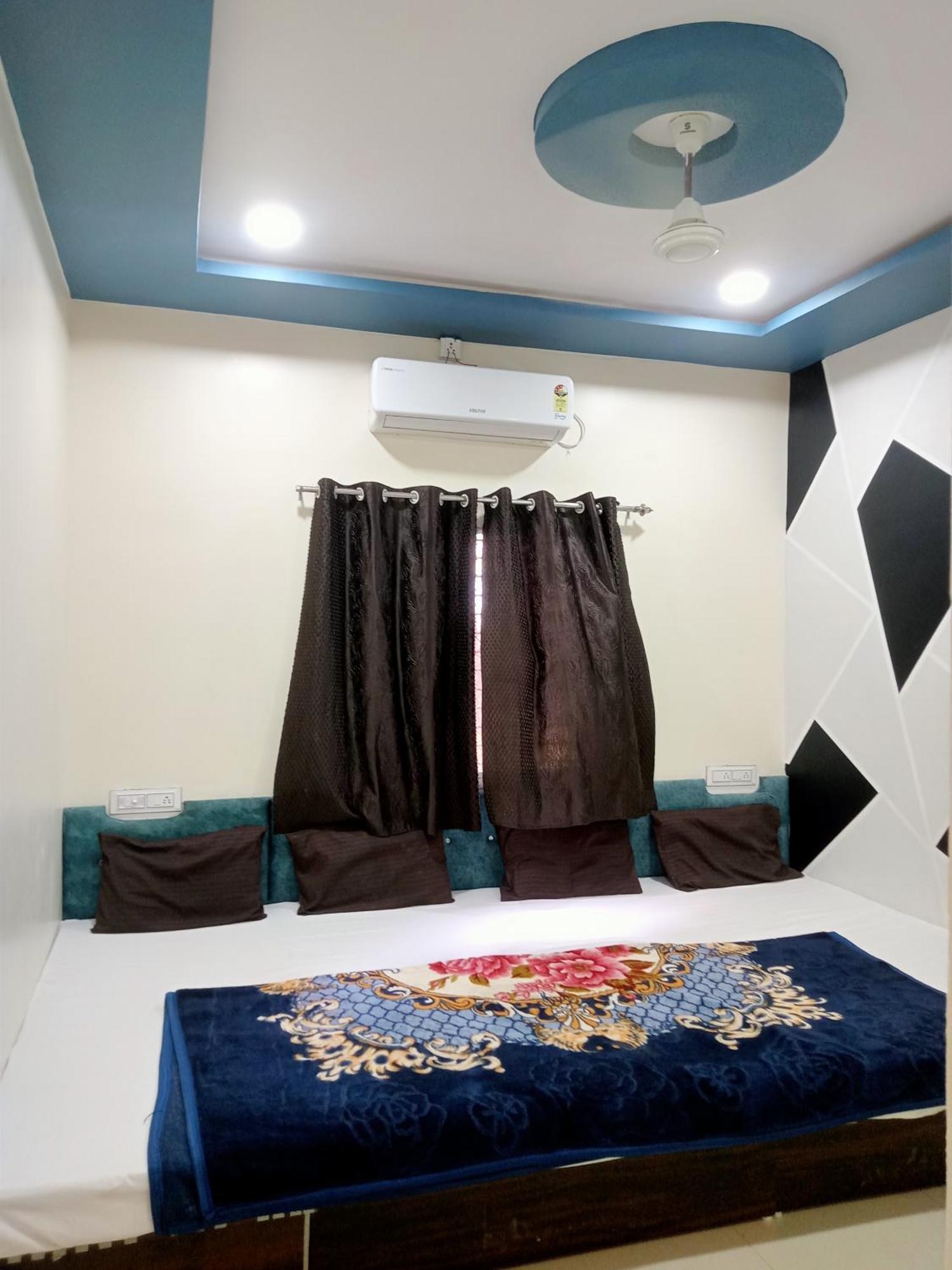 Hardik Palace Ujjain Ngoại thất bức ảnh