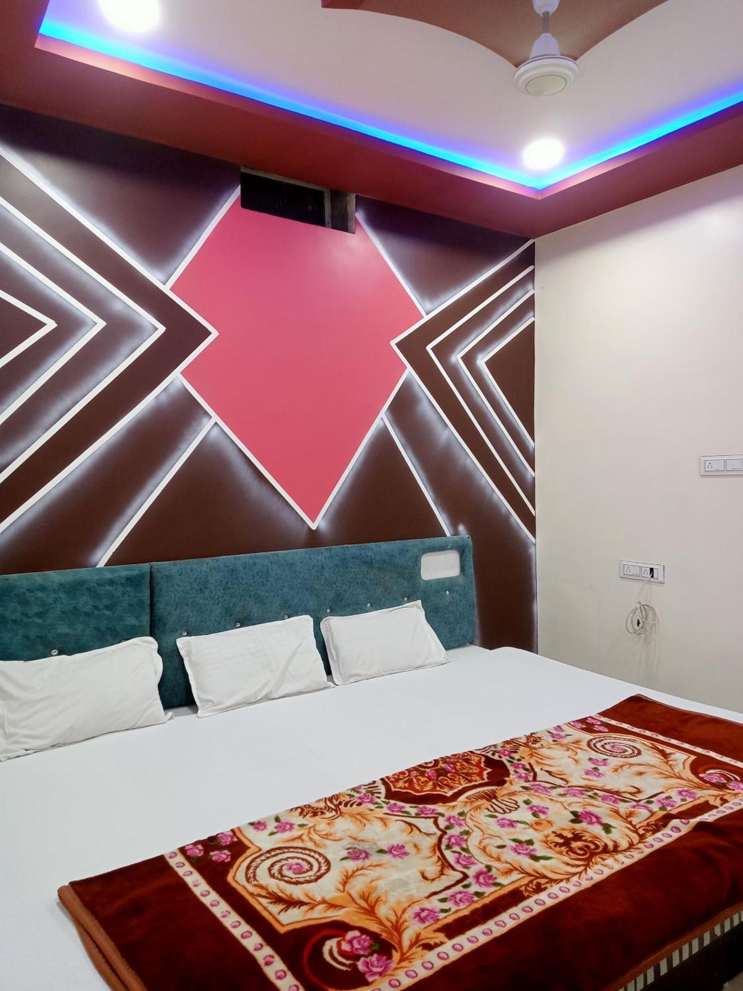Hardik Palace Ujjain Ngoại thất bức ảnh
