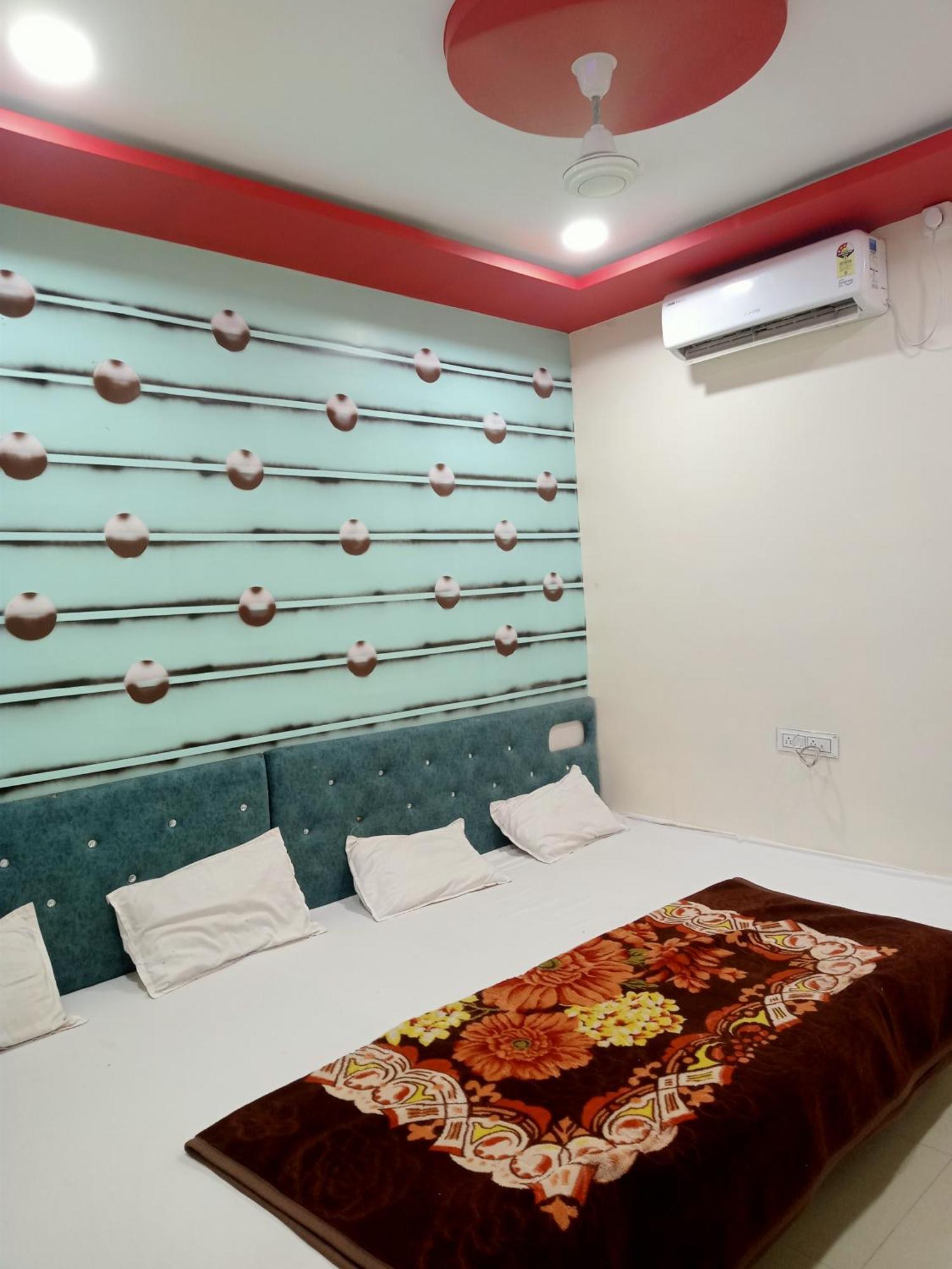 Hardik Palace Ujjain Ngoại thất bức ảnh